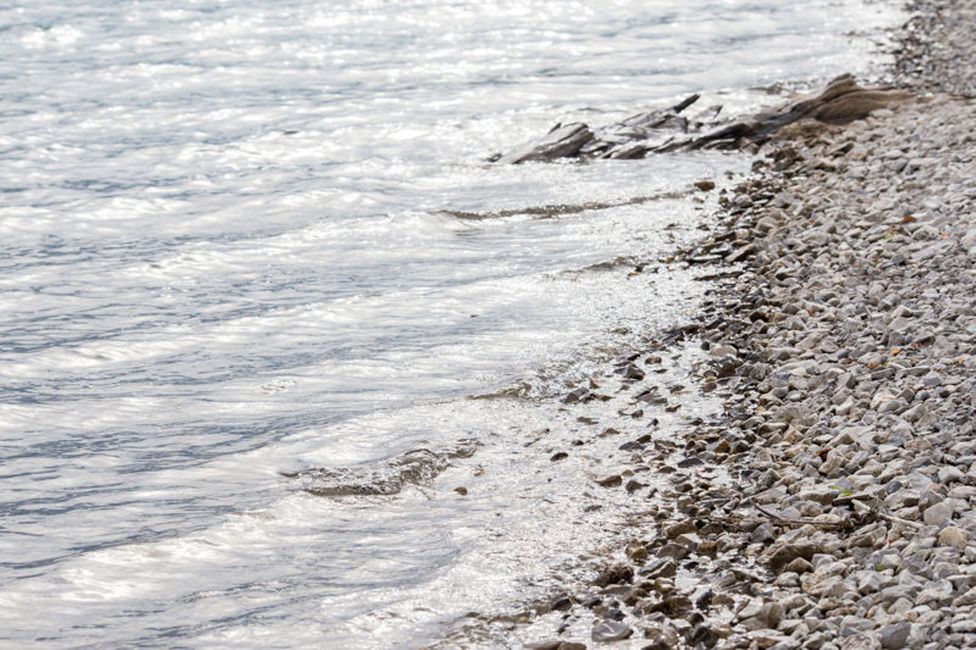 Wasser,Wasserressourcen,Holz,Wasserlauf,Küsten- und Meereslandschaften,Gefrieren,Windwellen,Landschaft,Hanglage,Schnee,